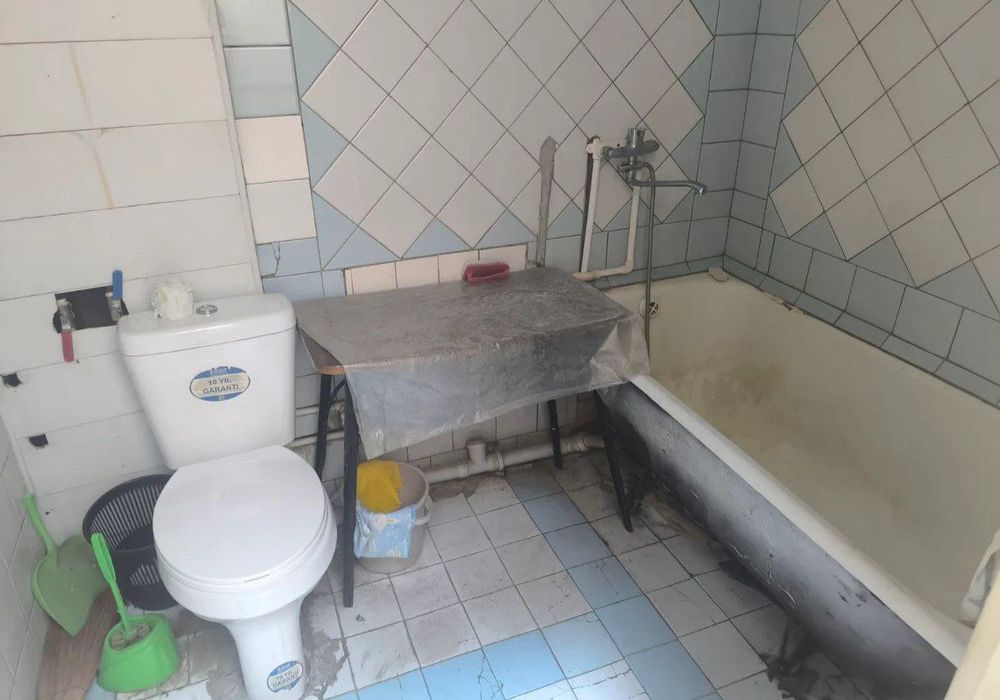 Сдам 2 х комнатную Метро Новза