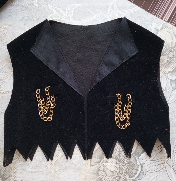 Шляпа пирата, жилет, повязка на глаз и пояс плюс бандана