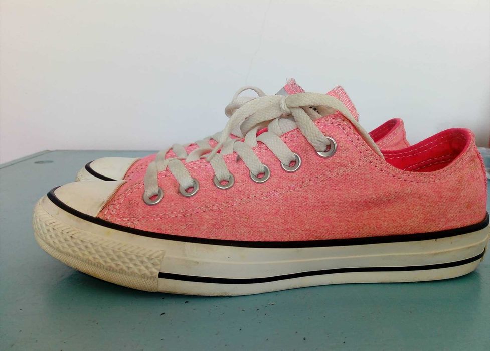 Ретро футболни книги и маратонки Kappa (чисто нови) и Conversе