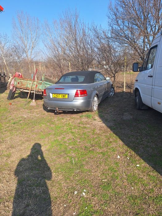 Audi A4 decapotabil ă