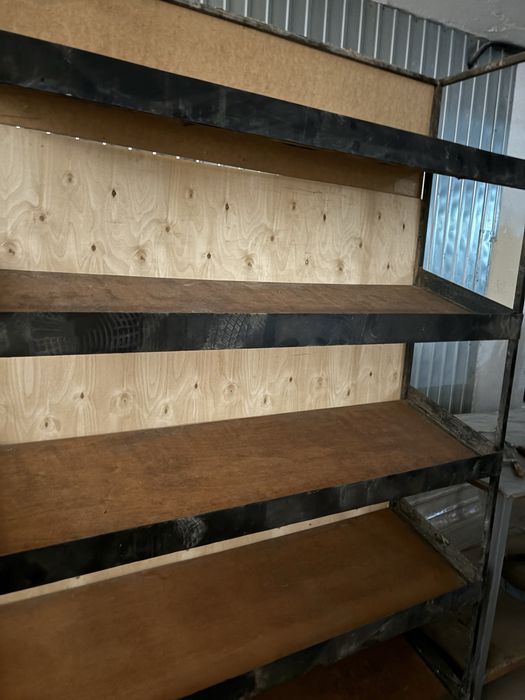 Продается книжная полка срочно