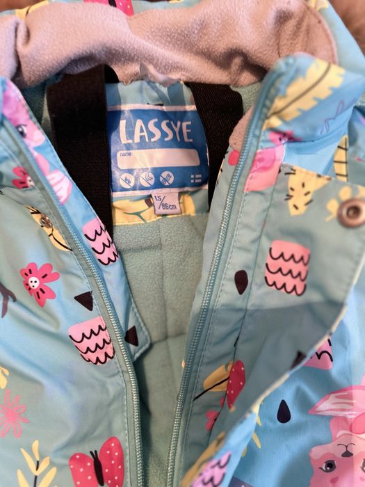 Продается зимний комбинезон Lassye.