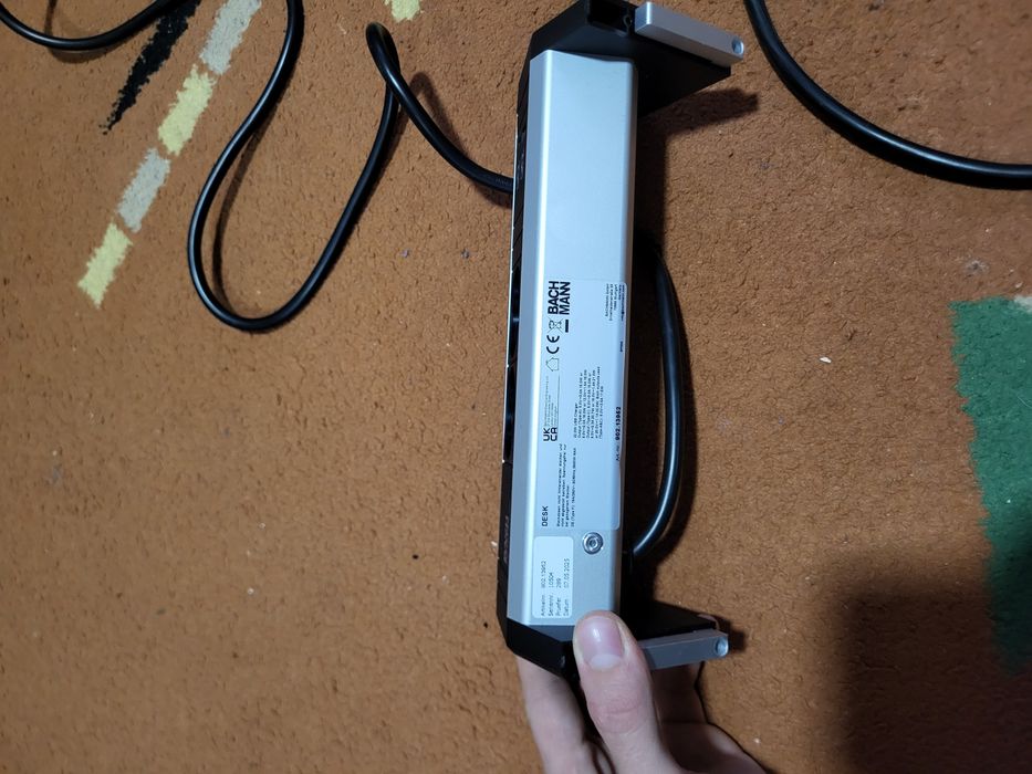 Priza cu încărcător de birou