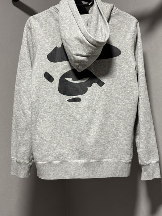 Bape zip hoodie        .