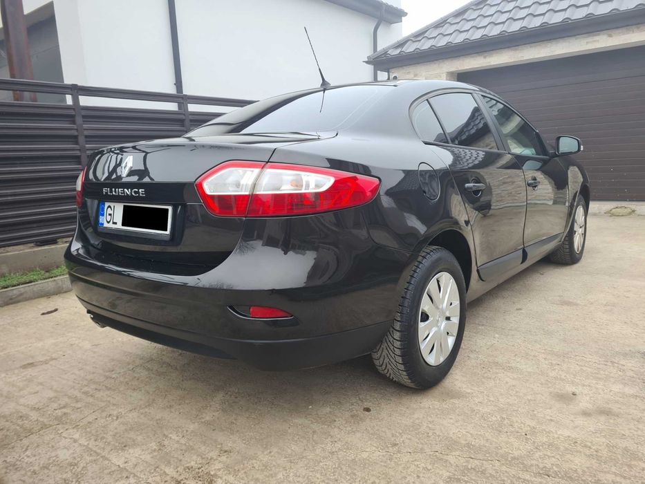 Renault Fluence. an 2010 luna 6, 1.6 16V, benzina, 181000 KM REALI
