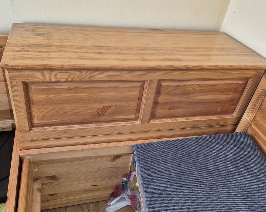 Две легла и ракла