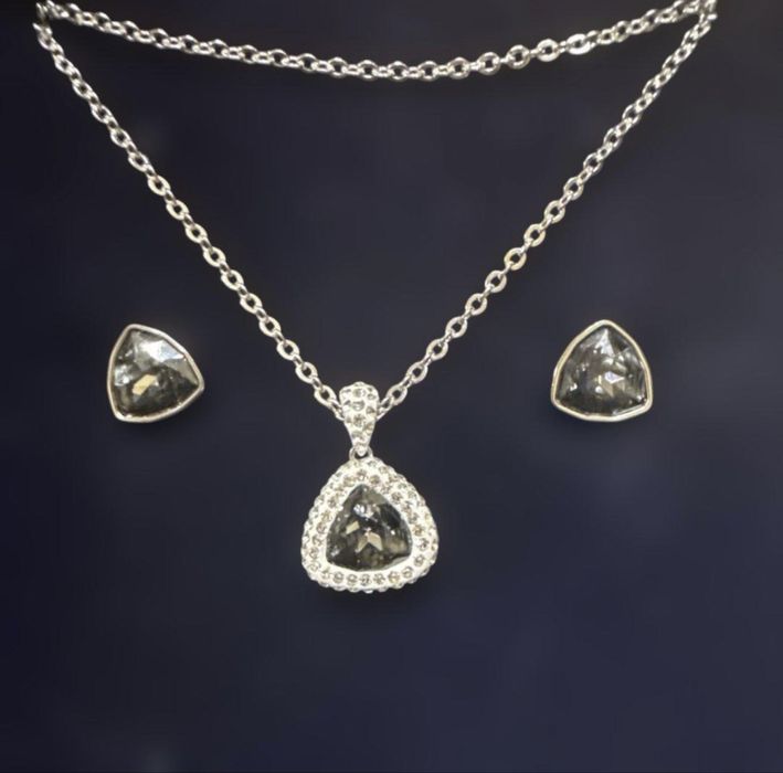 Swarovski комплекти - обеци , гривна, колие