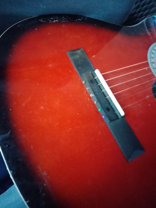 Гитара продаю почти новая