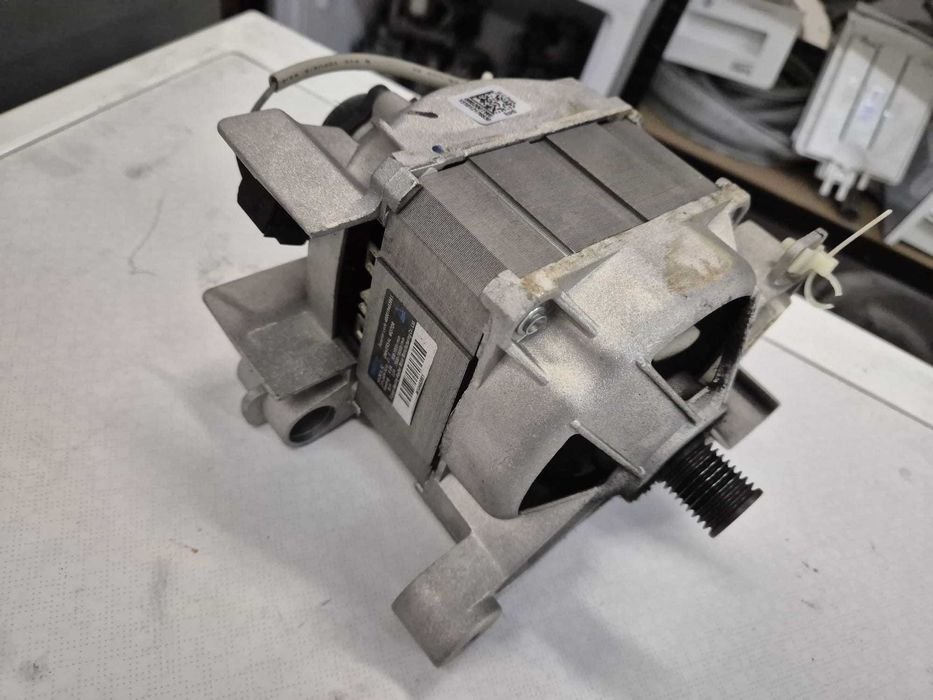 Motor mașina de spalat Whirlpool 7 pini seriile AWOC / R27