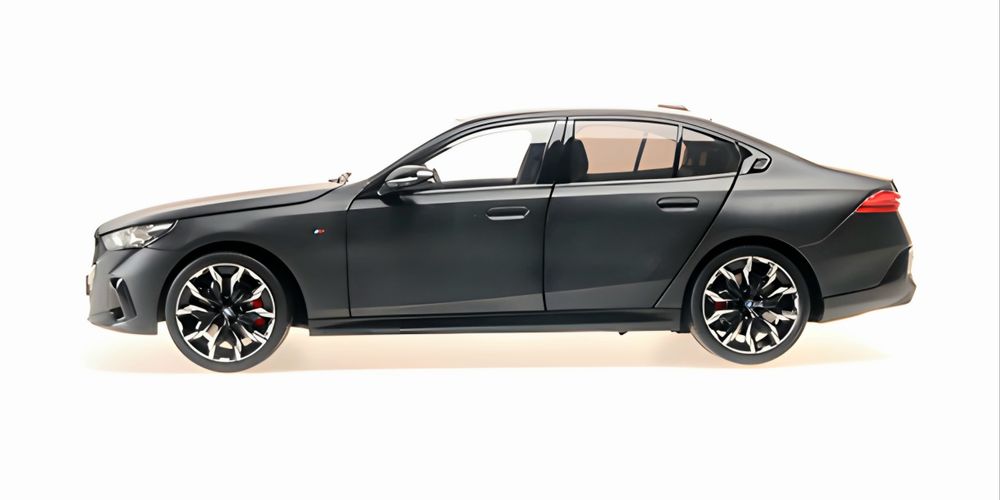 Macheta BMW i5 1:18 Minichamps
