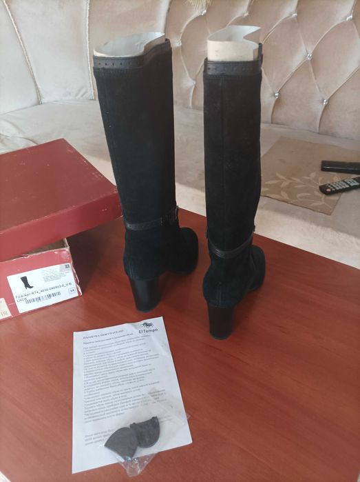 Замшевые сапоги  марки EI Tempo