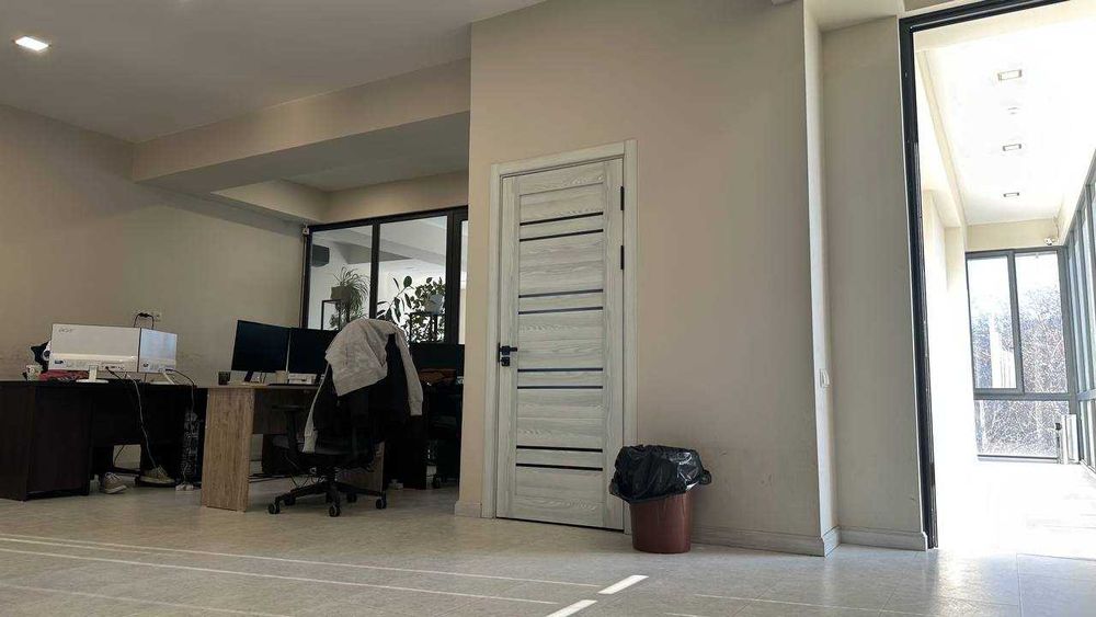 Офис в Бизнес Центре 155 и 300 кв.м Ц 1 С.Азимова Посольство Франции