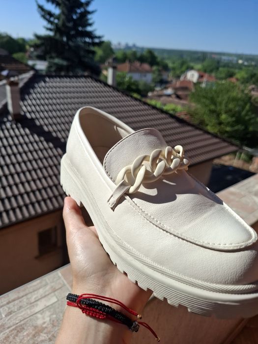 Ниски затворени обувки