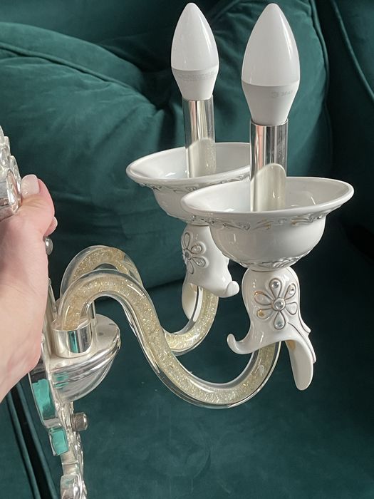 Люстра + один бра