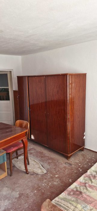 Casa batraneasca de vanzare