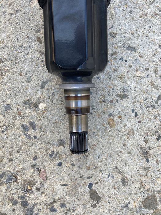 Предна дясна полуоска за Мерцедес W213