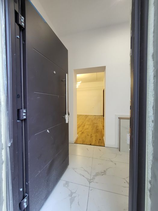 Apartament zonă centrală cu 2 camere 62 m2 utili + terasa