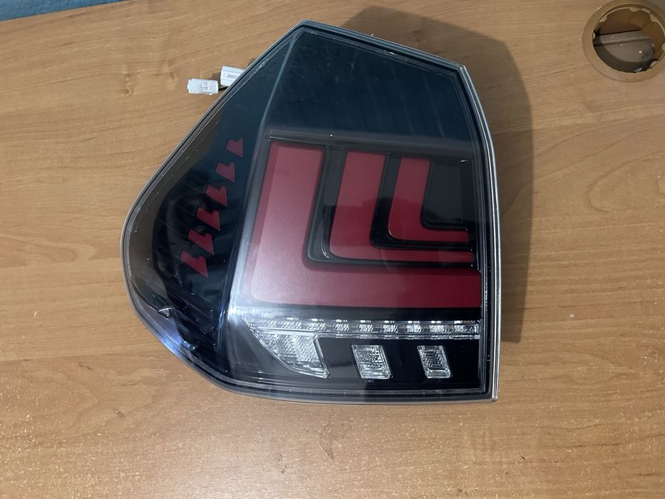 Задние фонари Lexus RX330