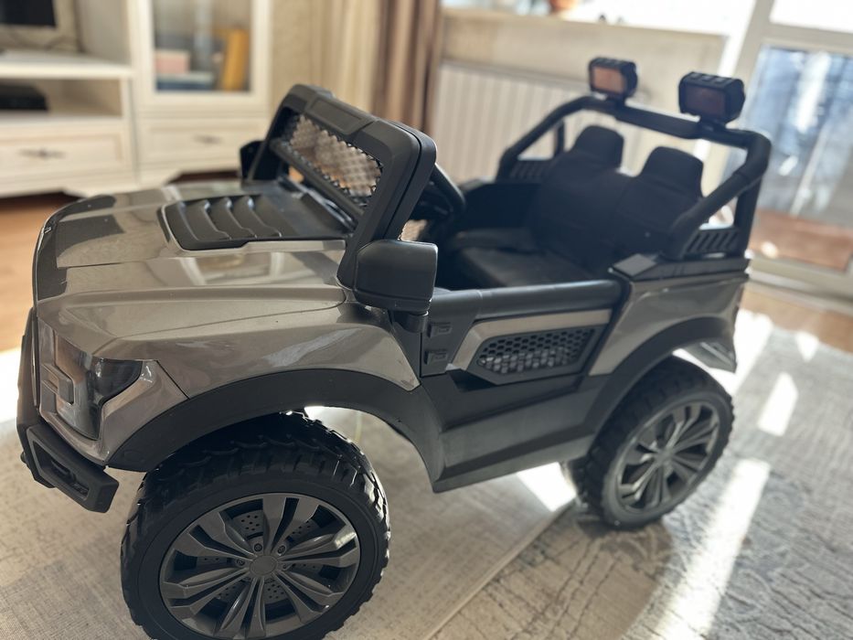 Электромобиль детский, машинка