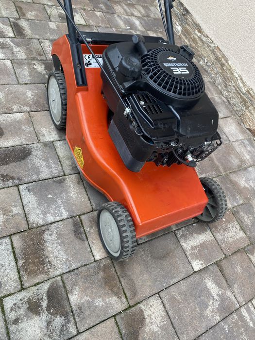 Masina tuns iarba - gazon MOTOR BRIGGS & STRATTON