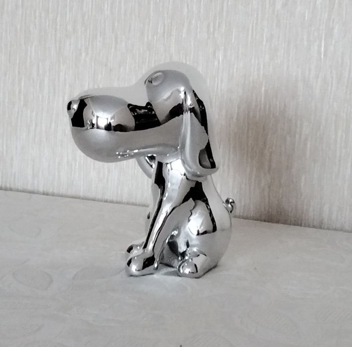 Продам статуэтку собачки фокстерьера.