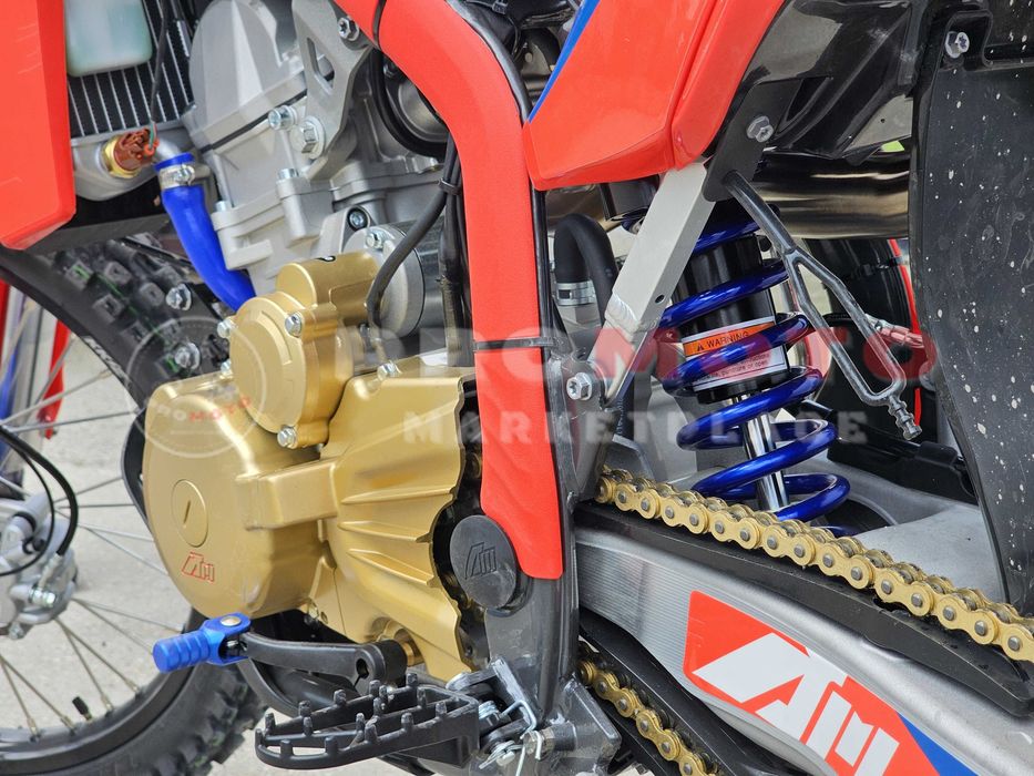 Кросов мотор 300 кубика Upbeat Чист крос 300cc с водно охлаждане и ел.старт. НОВ