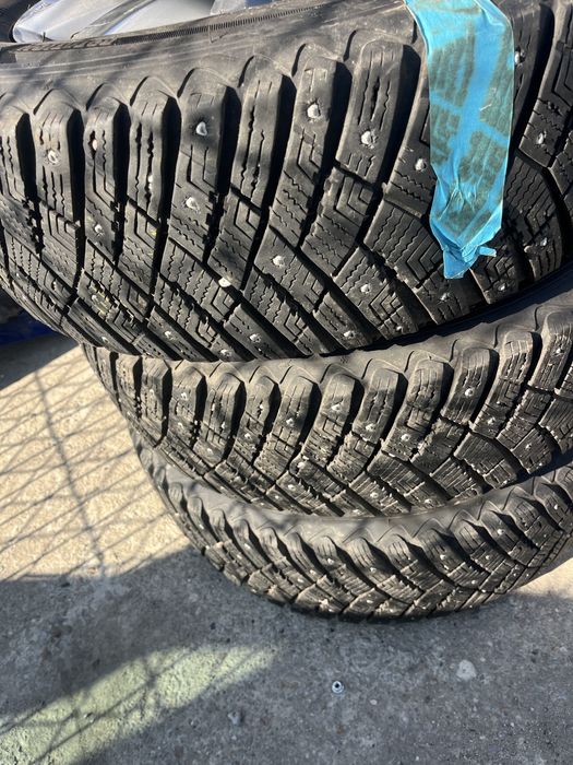 Гуми 215 65 17 Good Year