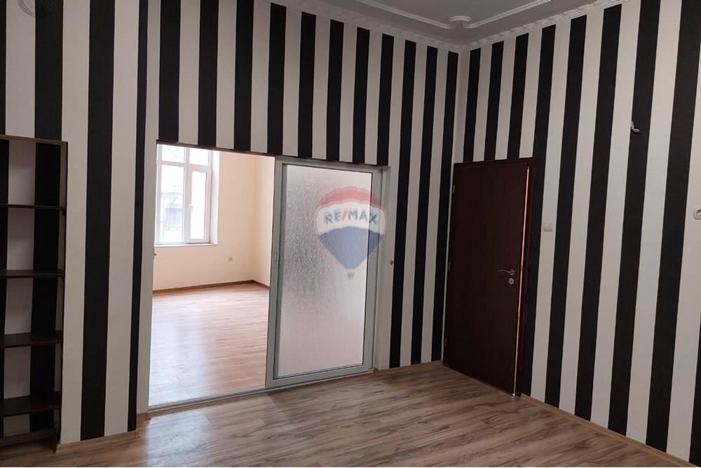 Помещение под наем, Център, гр.Варна Д.В 4245