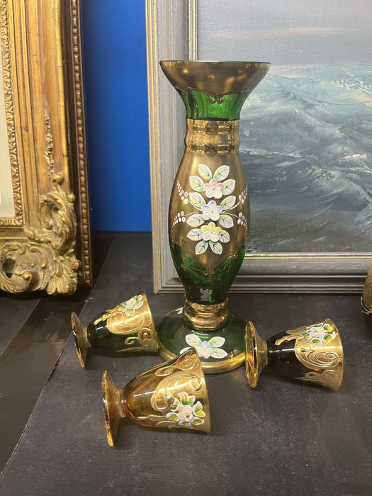 Колекционерска ваза с три чашки  Бохемия,Чехия