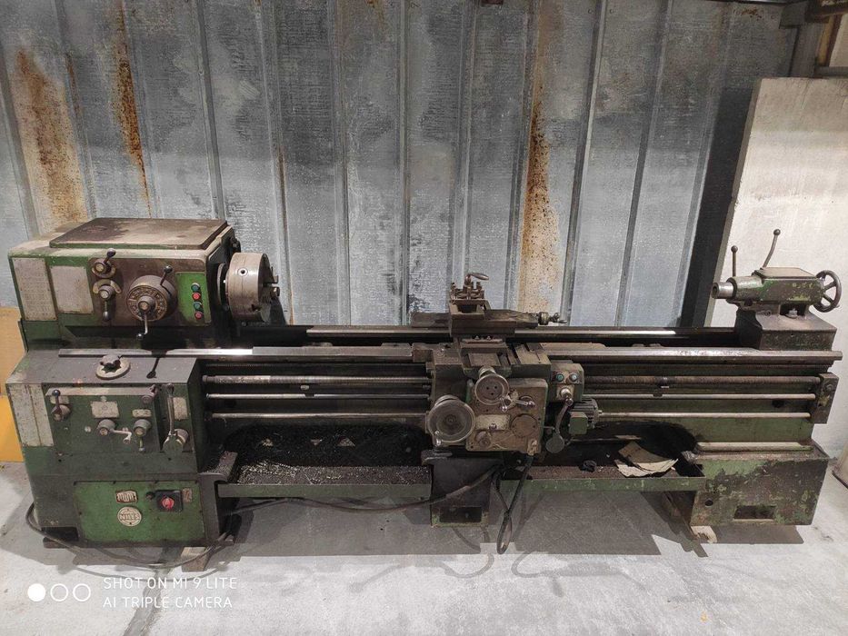 Универсален струг