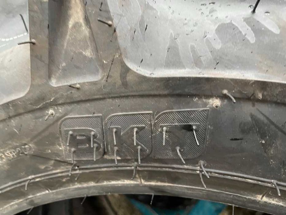 8.3-22 BKT Cauciucuri noi ISEKI livrare rapida