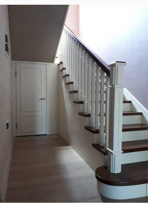 Лечтницы из массива дерево.