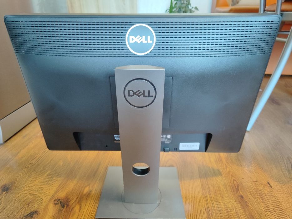 Монитори DELL P2213p