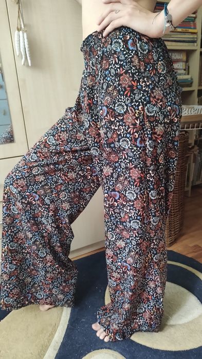 pantaloni largi,subțiri, L