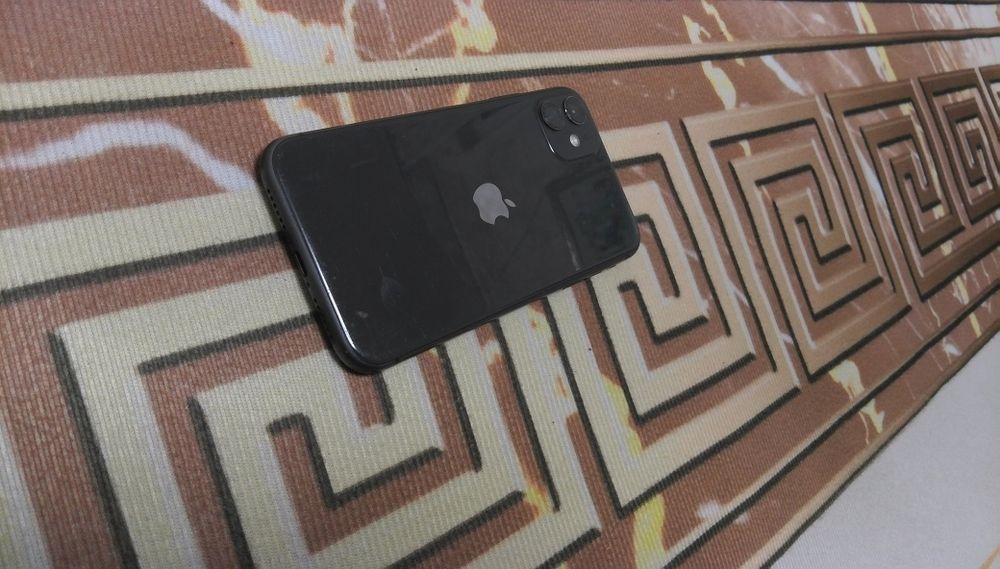 Iphone 11 на запчасти