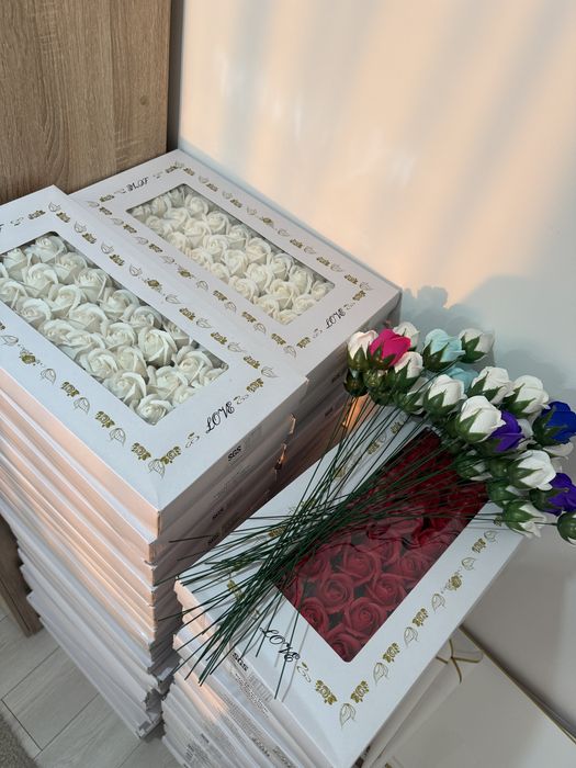 Stoc/Lot mare trandafiri săpun –72 cutii x 50 buc (3600buc) +Accesorii