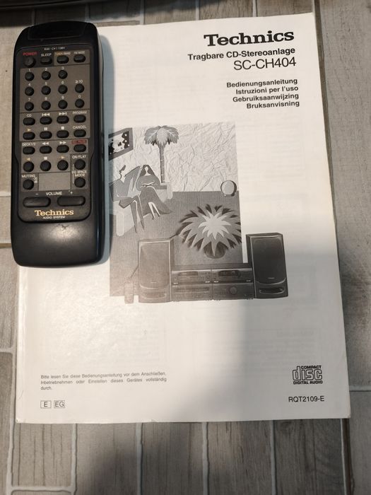 Vând sistem Technics stereo cu boxe, telecomandă
