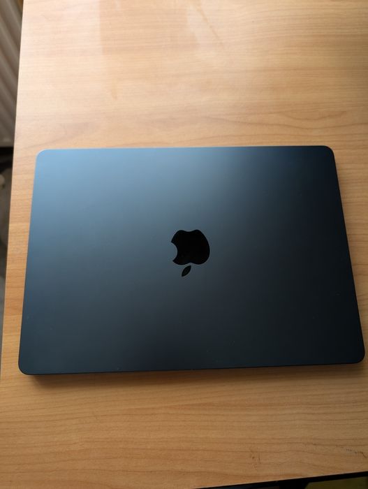 Macbook Air M3 8GB RAM 256GB