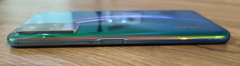 телефон Vivo Y53s