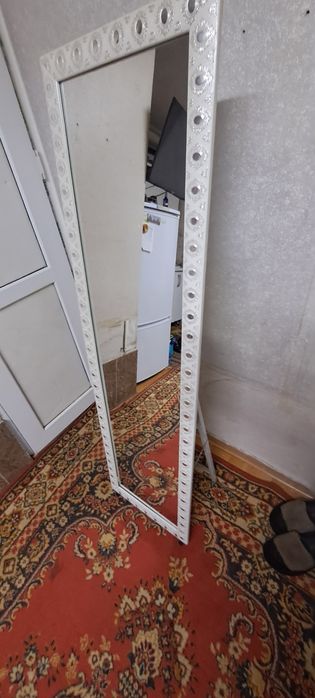 Зеркало напольное