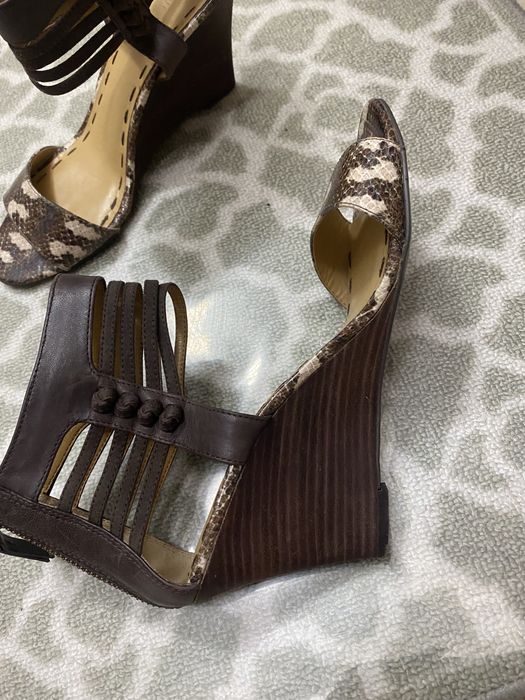 Продам Туфли ( женские)