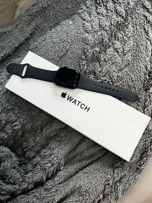 Продаю Часы Apple watch SE (gen 2) 40мм