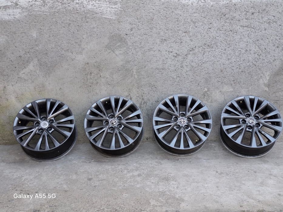 Toyota Camry 55 титанки