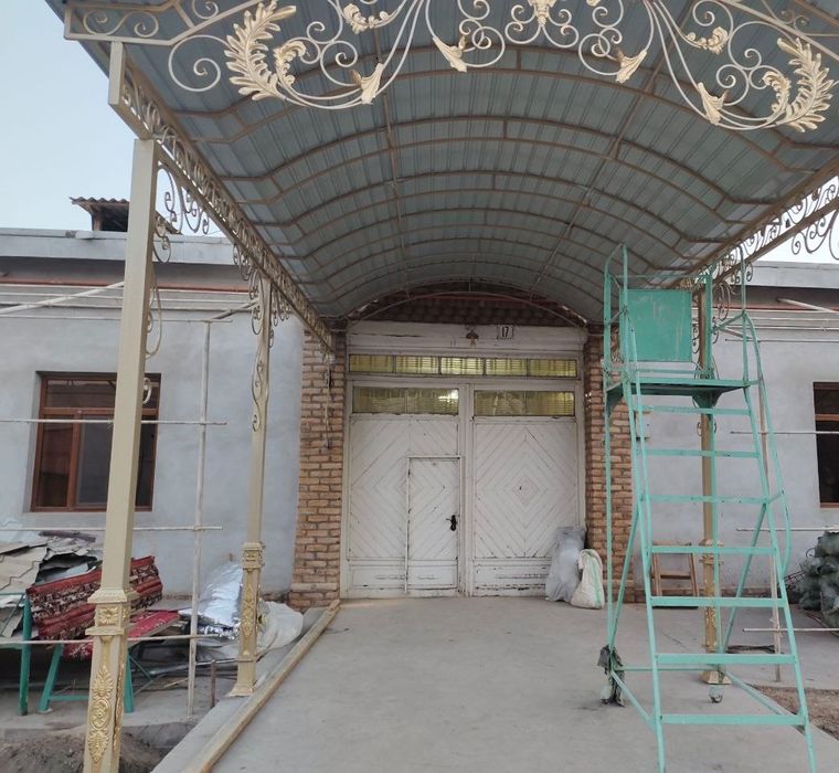 Darvoza eshik  bor srochna sotiladi narxi 2.500 million