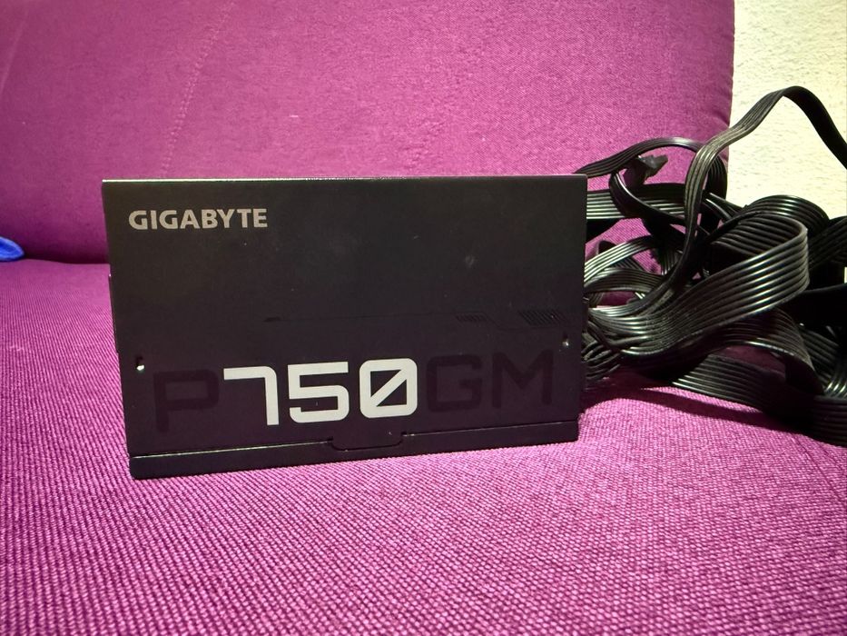 Sursa GIGABYTE P750GM 80+ gold , 750w
