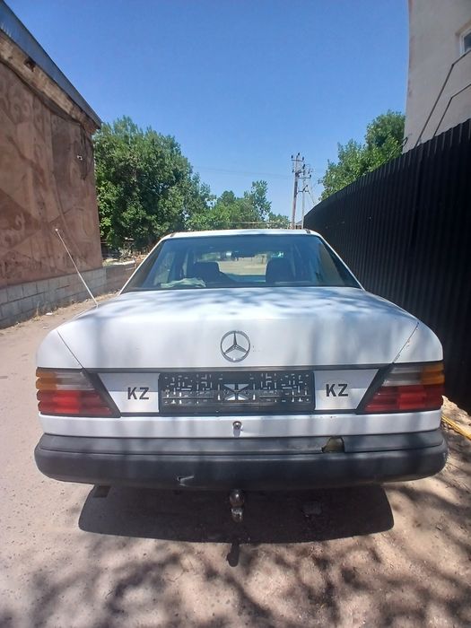 Мерс 124 продам, мотор стук