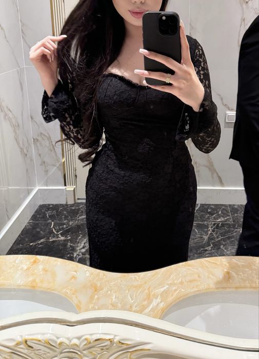 Вечернее кружевное платье