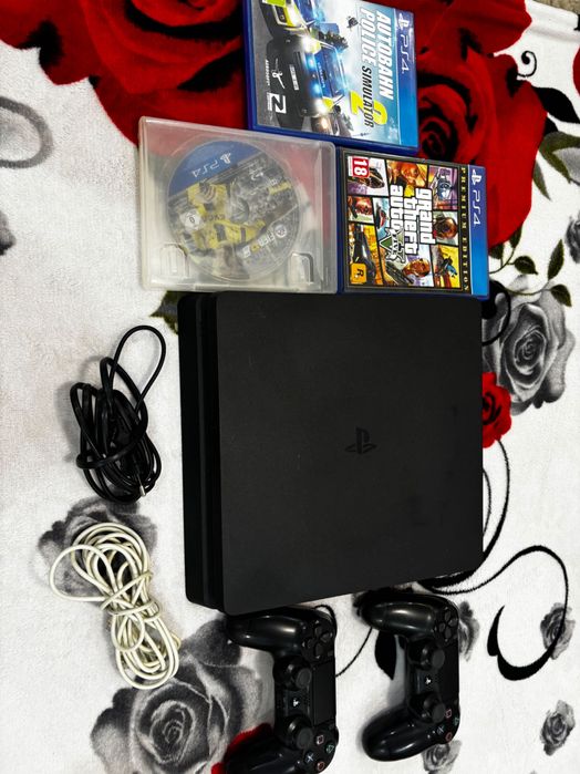 Playstation 4 slim