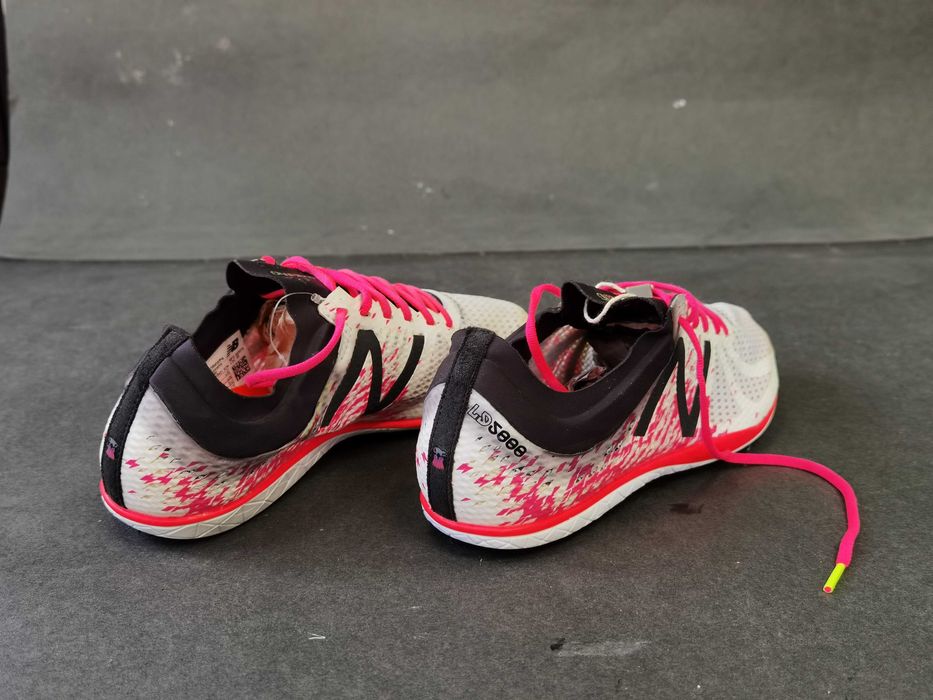 Adidasi  alergare cu tepi 38 39 NEW BALANCE Race munte crampoane  NOI