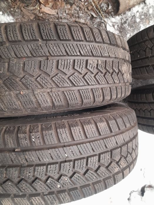 Anvelope iarna 195 60 15, capac janta ford